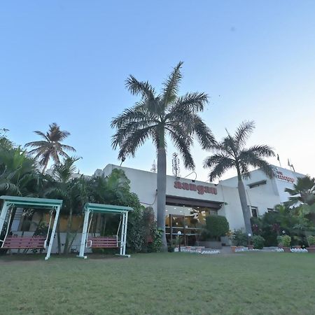 萨达南德酒店 Ankleshwar 外观 照片