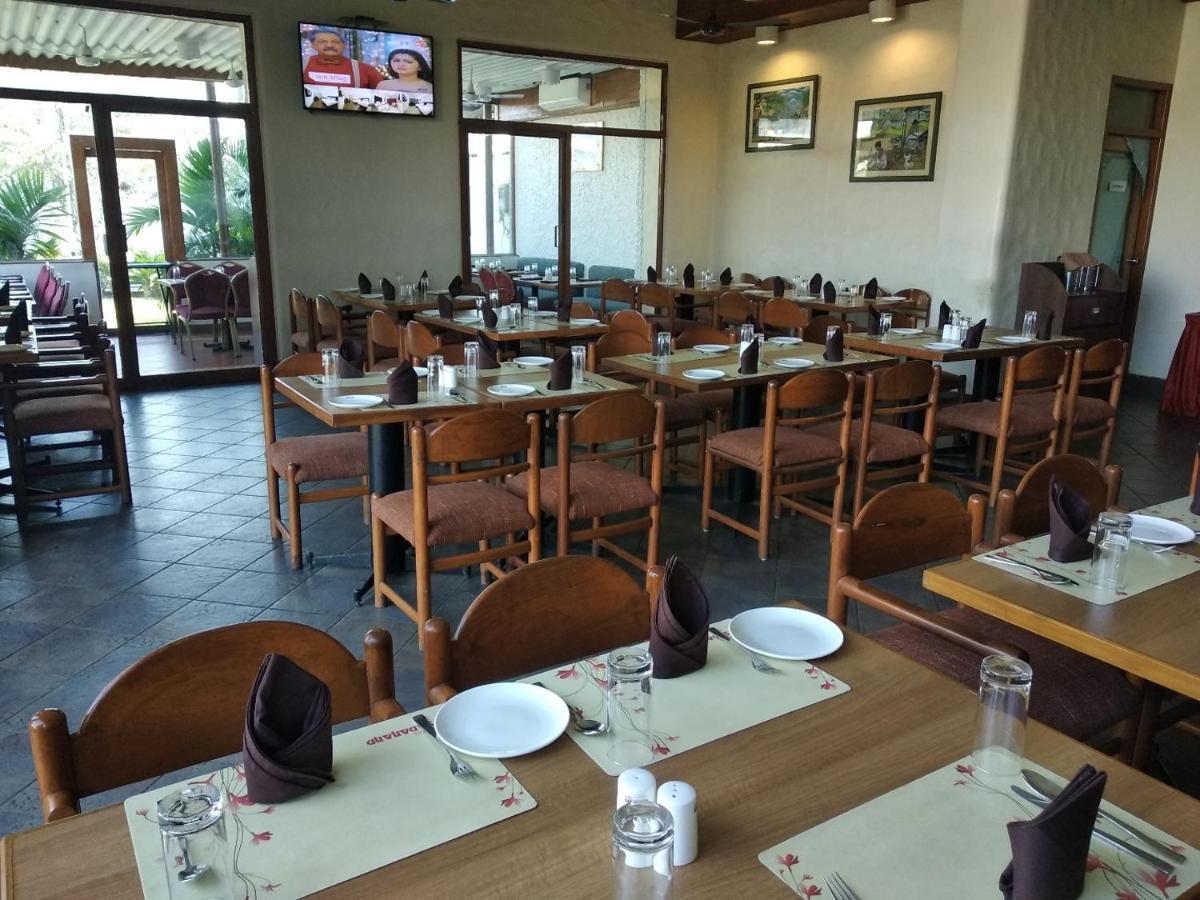 萨达南德酒店 Ankleshwar 外观 照片