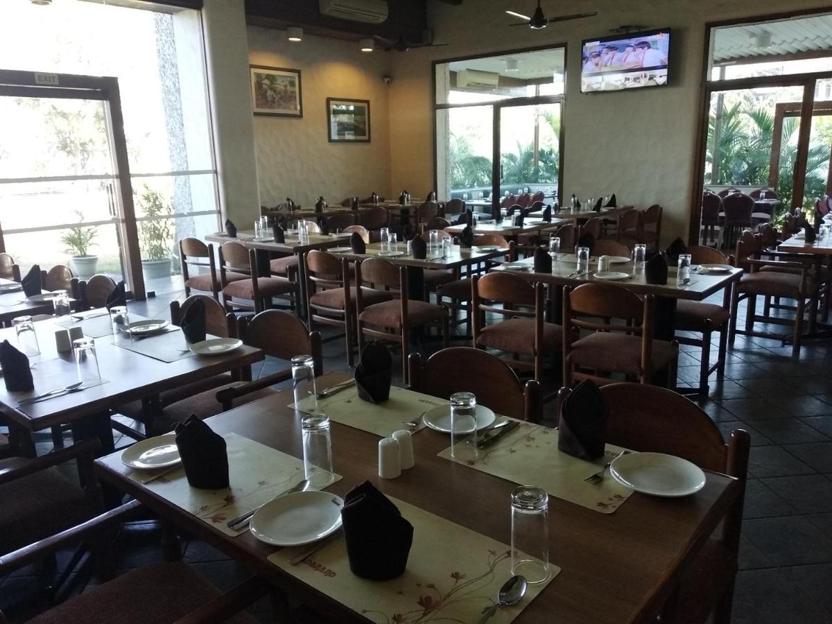 萨达南德酒店 Ankleshwar 外观 照片