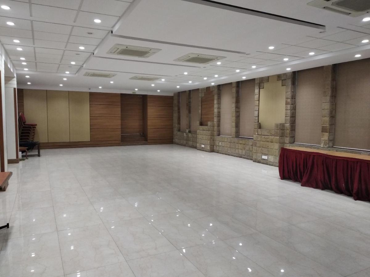 萨达南德酒店 Ankleshwar 外观 照片