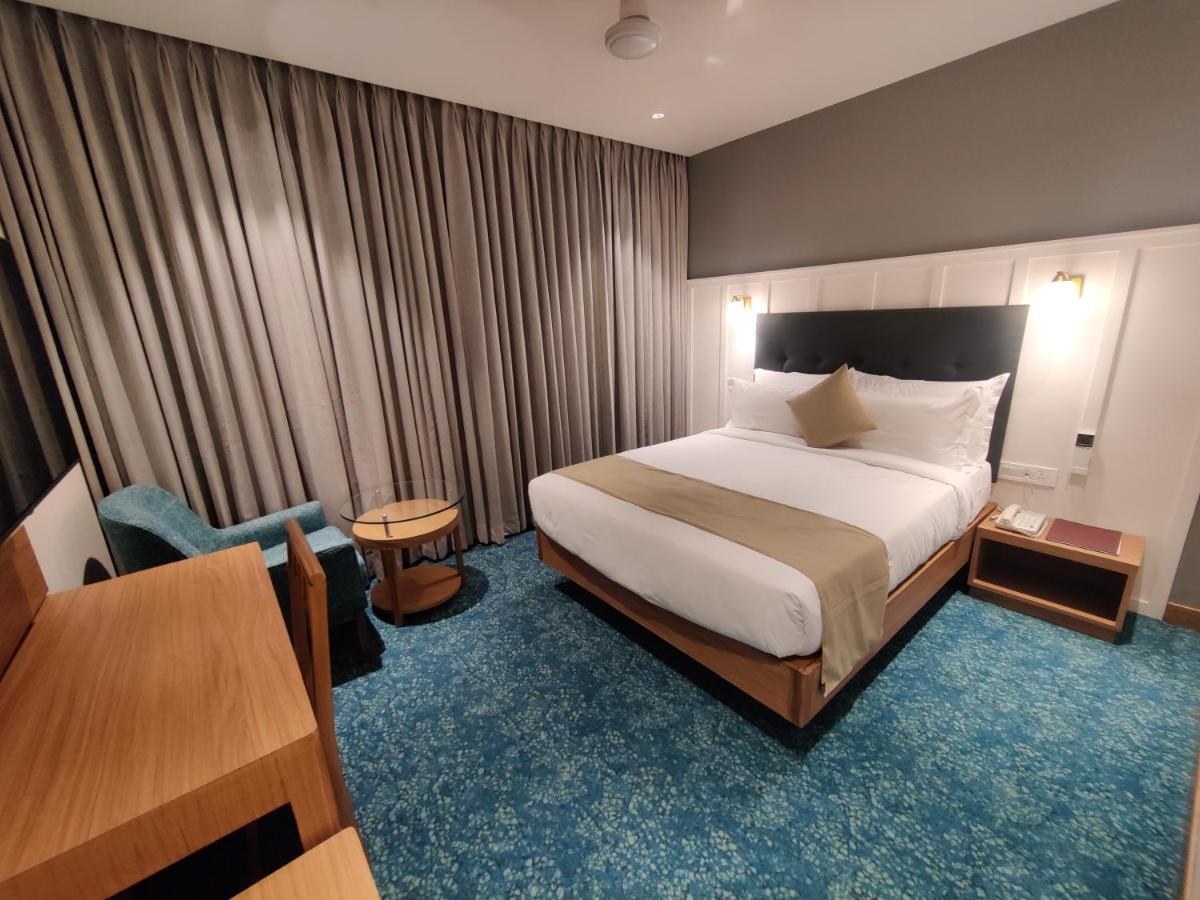 萨达南德酒店 Ankleshwar 外观 照片
